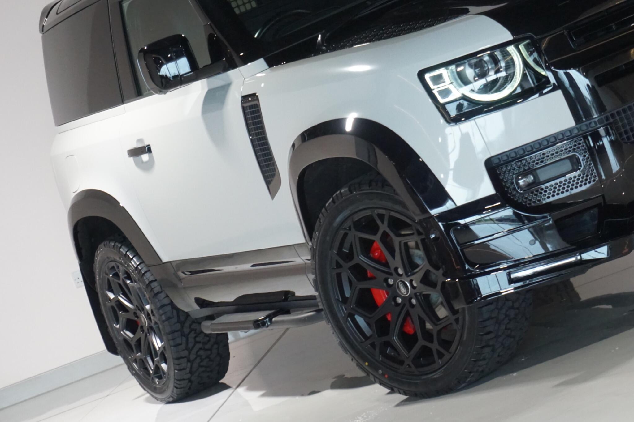 Land Rover Defender 90 3.0 D300 MHEV X-Dynamic HSE Hard Top SUV 3dr Diesel Auto 4WD SWB Euro 6 (s/s) (300 ps)